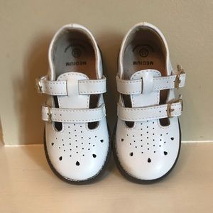 Foot mates white dress shoes